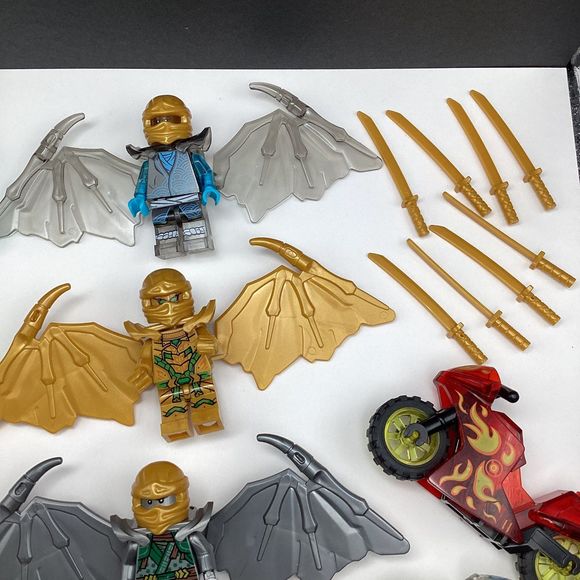 Ninjago minifigures and motorcycles 8 minifigs/bikes LOT - Picture 3 of 5